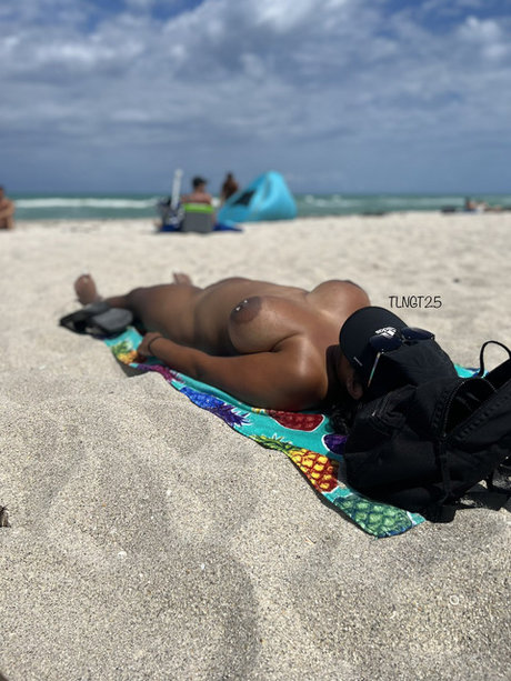 Nacktes geleaktes OnlyFans-Foto von Tlngt25