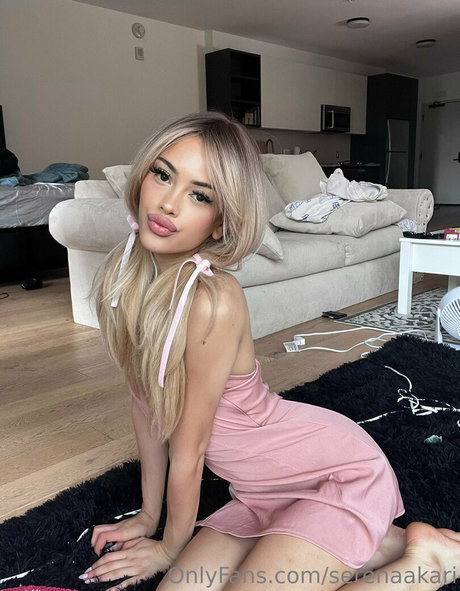 Nacktes geleaktes OnlyFans-Foto von Serenaakari