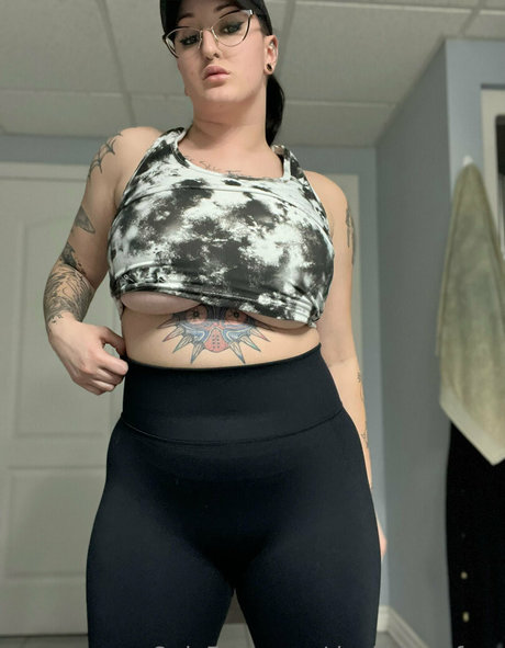 Nacktes geleaktes OnlyFans-Foto von Devilkittenfree
