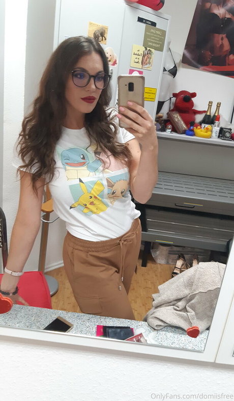 Nacktes geleaktes OnlyFans-Foto von Domiisfree