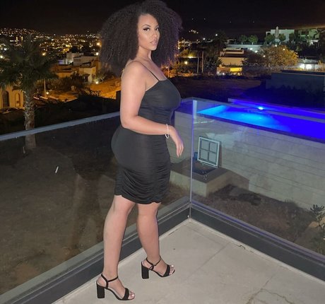 Ines Curly