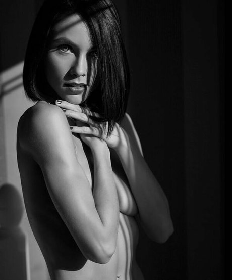 Nacktes geleaktes OnlyFans-Foto von Emma Victoria Louise
