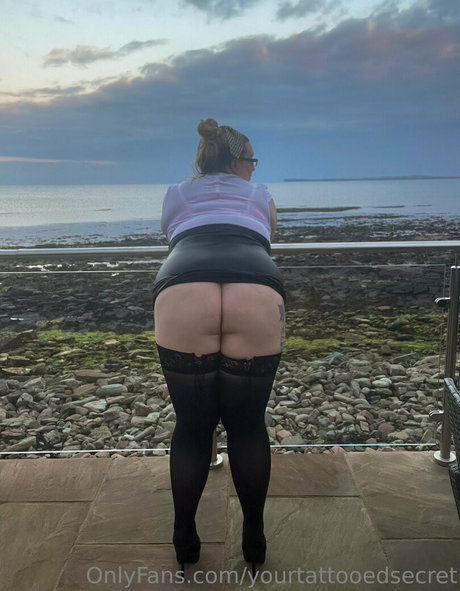 Nacktes geleaktes OnlyFans-Foto von Yourtattooedsecret