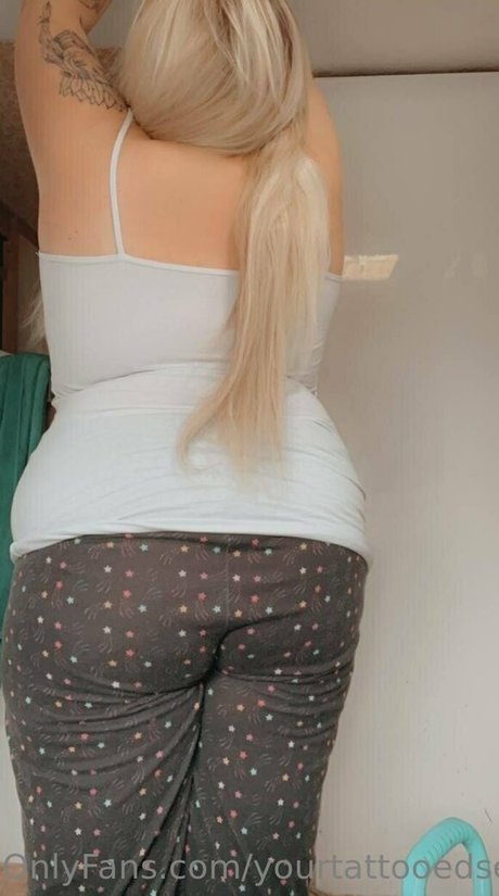 Nacktes geleaktes OnlyFans-Foto von Yourtattooedsecret