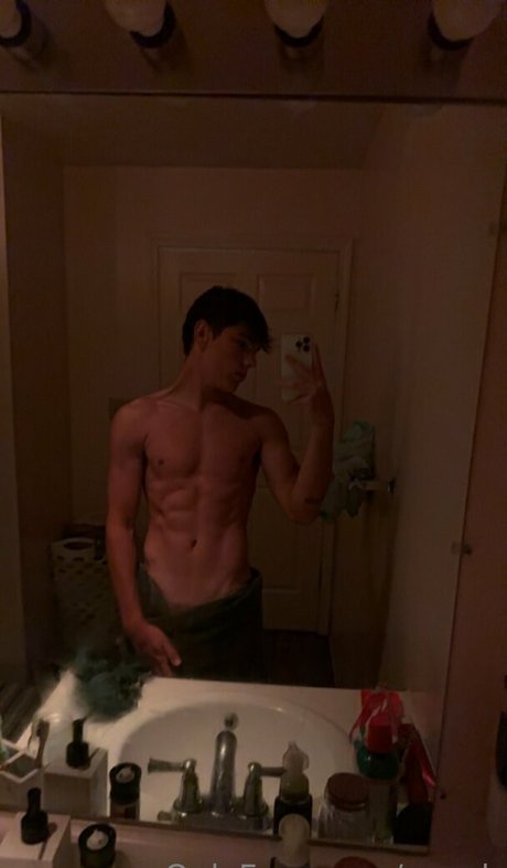 Nacktes geleaktes OnlyFans-Foto von Opash