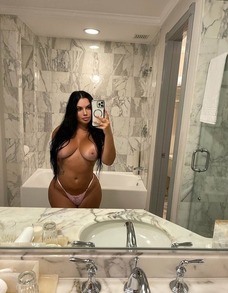 Nacktes geleaktes OnlyFans-Foto von Jenniferraefox
