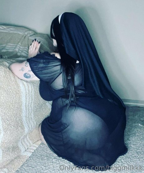 Nacktes geleaktes OnlyFans-Foto von Biggmilkkk