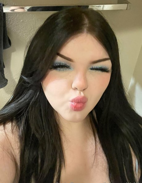 Nacktes geleaktes OnlyFans-Foto von Biggmilkkk