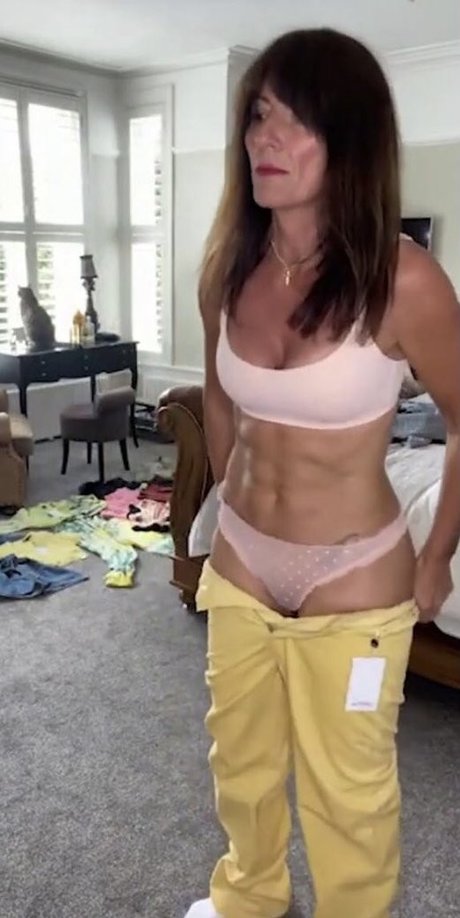 Nacktes geleaktes OnlyFans-Foto von Davina Mccall