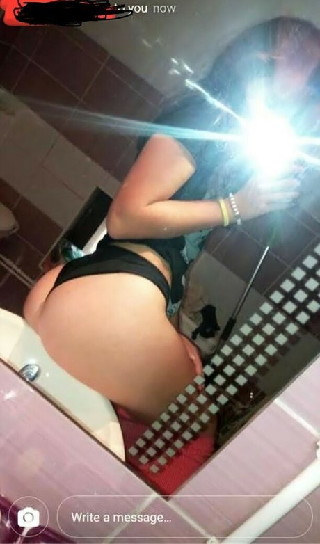 Nacktes geleaktes OnlyFans-Foto von Leskovac