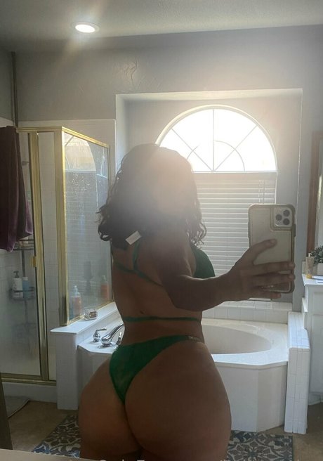 Nacktes geleaktes OnlyFans-Foto von Kellymariev