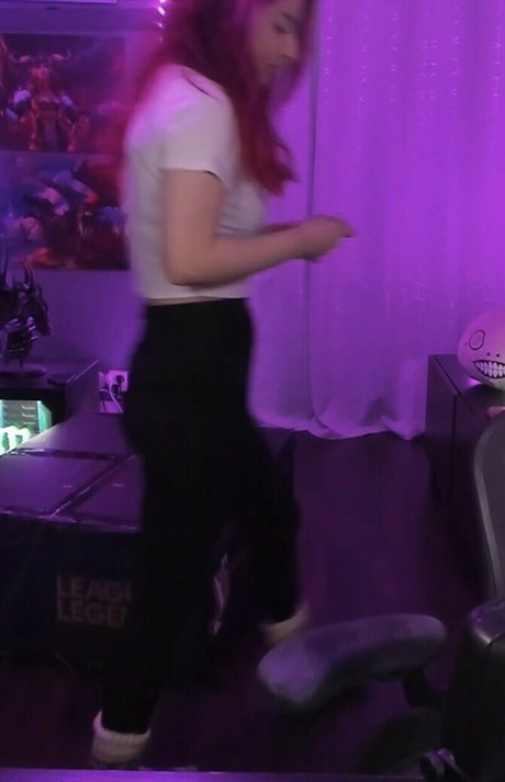 Anniefuchsia