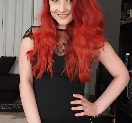 Anniefuchsia