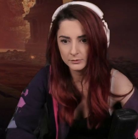 Anniefuchsia