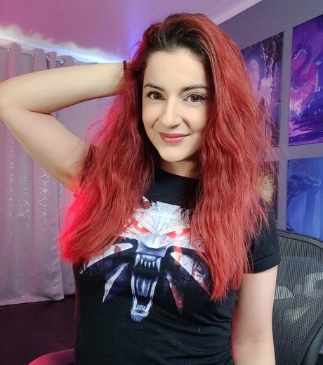 Anniefuchsia