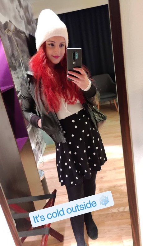 Anniefuchsia