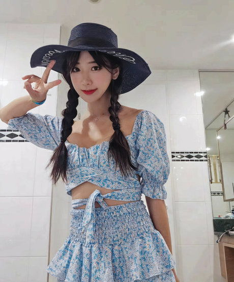 Nacktes geleaktes OnlyFans-Foto von Jinnytty