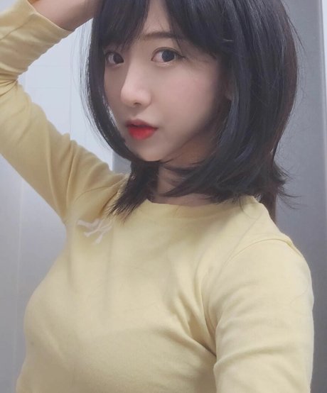 Nacktes geleaktes OnlyFans-Foto von Jinnytty
