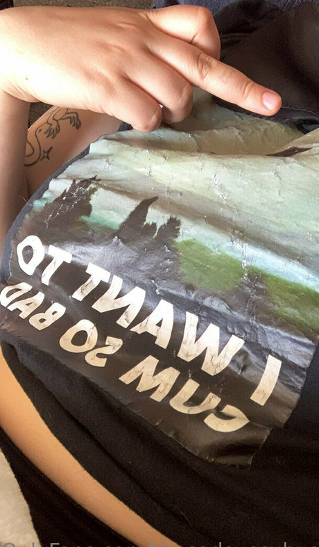 Nacktes geleaktes OnlyFans-Foto von Thesadsuccubus