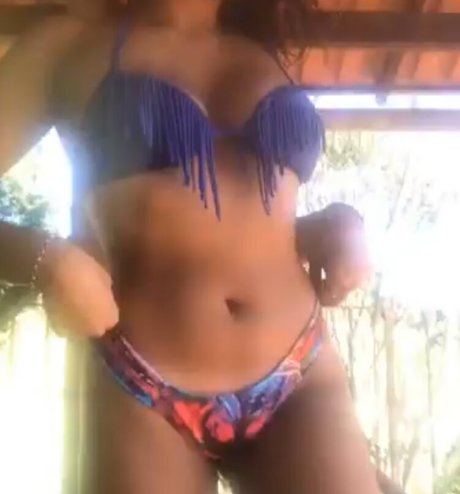 Nacktes geleaktes OnlyFans-Foto von Barbiemarley420