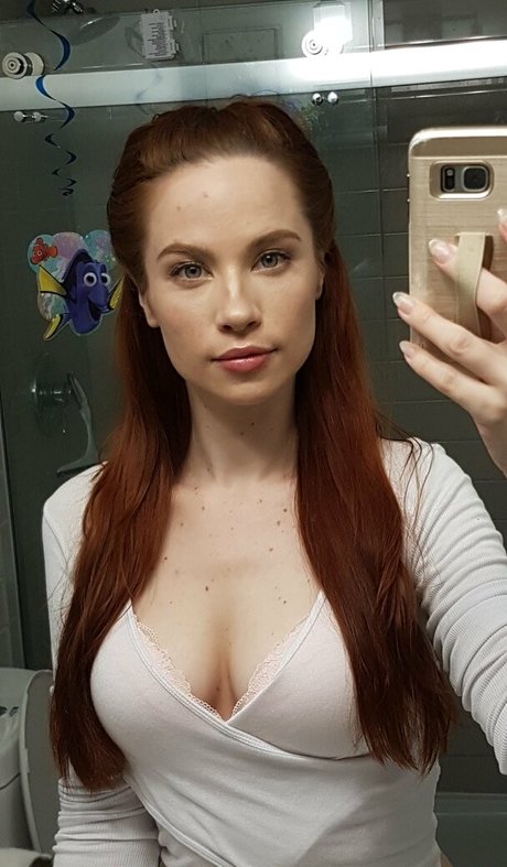 Nacktes geleaktes OnlyFans-Foto von Claracosmiafree