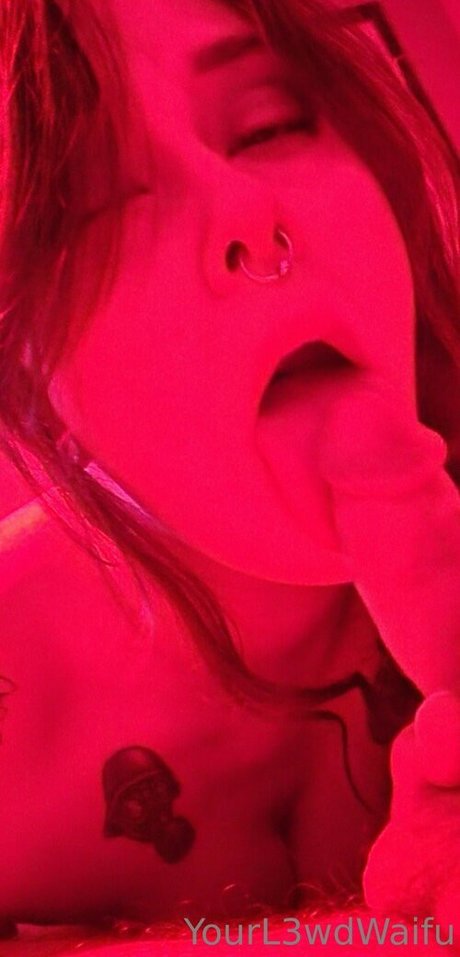 Nacktes geleaktes OnlyFans-Foto von Yourl3wdwaifu