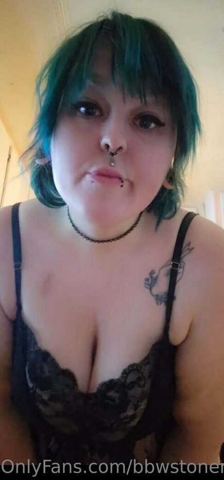 Nacktes geleaktes OnlyFans-Foto von Lilbbwstoner