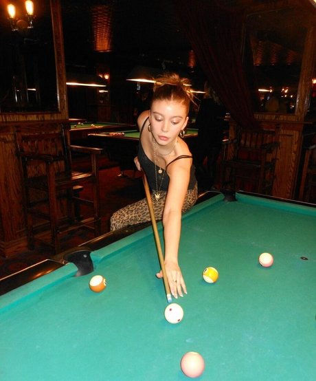 Nacktes geleaktes OnlyFans-Foto von Genevieve Hannelius