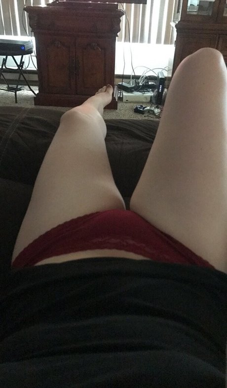 Nacktes geleaktes OnlyFans-Foto von Niabugs