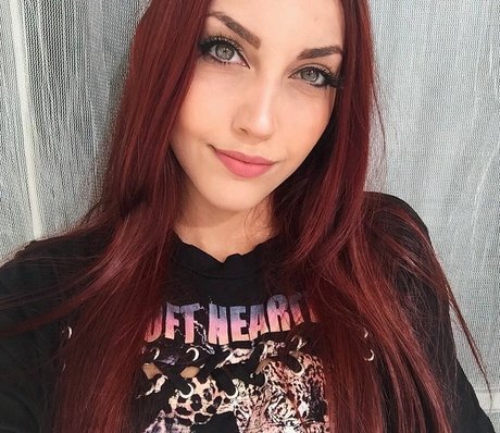 Nacktes geleaktes OnlyFans-Foto von Mona Schon