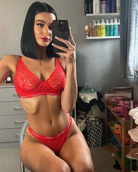 Nacktes geleaktes OnlyFans-Foto von Louiseereid