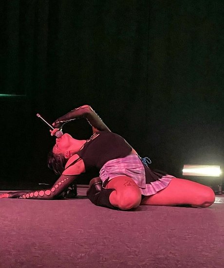Nacktes geleaktes OnlyFans-Foto von Rebecca Black