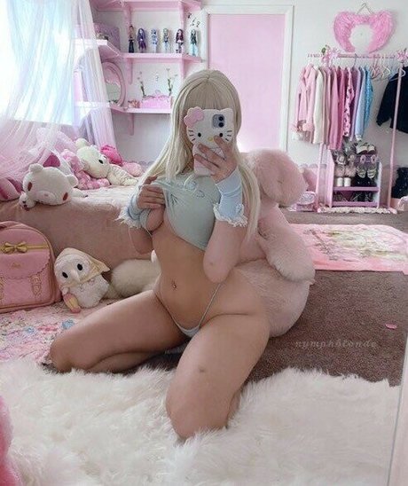 Nacktes geleaktes OnlyFans-Foto von Nymphblonde