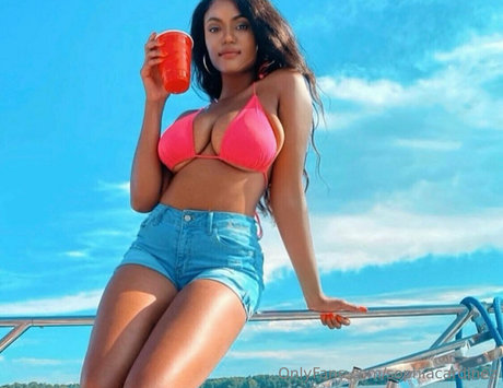 Nacktes geleaktes OnlyFans-Foto von Sophiacardinez