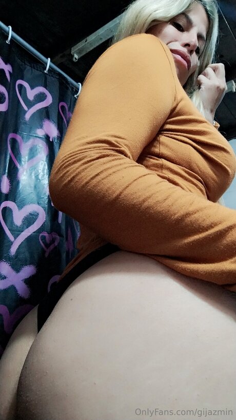 Nacktes geleaktes OnlyFans-Foto von Gijazmin