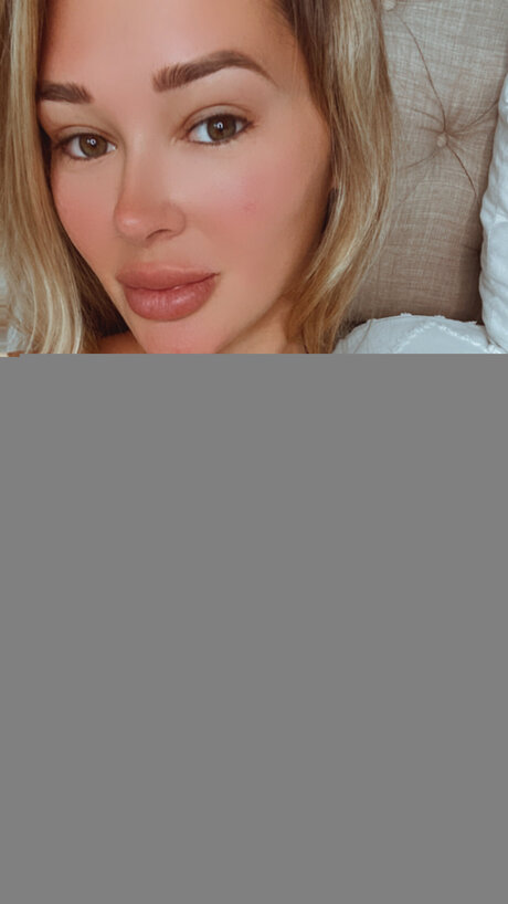 Nacktes geleaktes OnlyFans-Foto von Emilyysky
