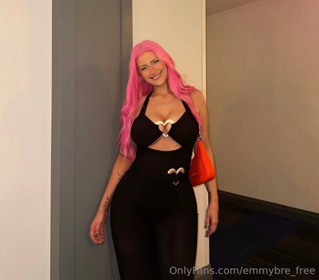 Nacktes geleaktes OnlyFans-Foto von Emmybre Free