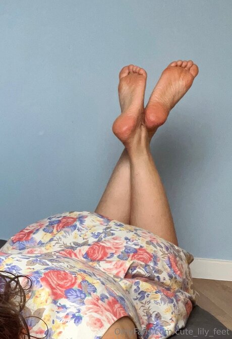 Nacktes geleaktes OnlyFans-Foto von Cute Lily Feet