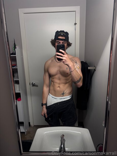 Nacktes geleaktes OnlyFans-Foto von Carsonmakarrall