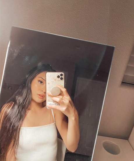 Nacktes geleaktes OnlyFans-Foto von Ashley Liao
