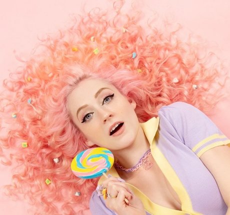 Nacktes geleaktes OnlyFans-Foto von Janet Devlin