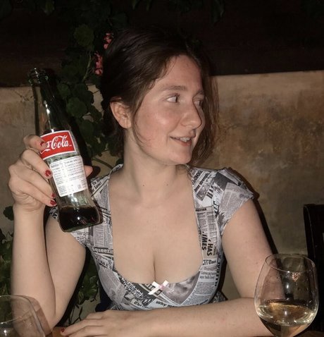 Nacktes geleaktes OnlyFans-Foto von Emma Kenney