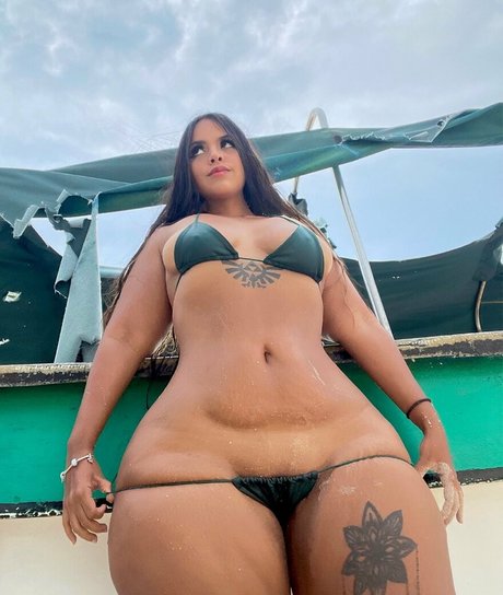 Nacktes geleaktes OnlyFans-Foto von Curvygirlteam