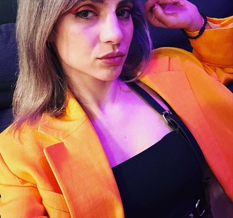 Laure Valee
