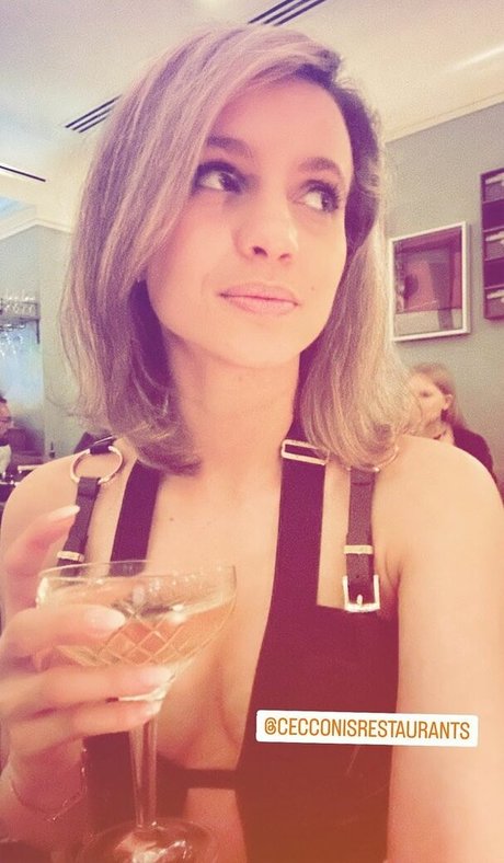Laure Valee
