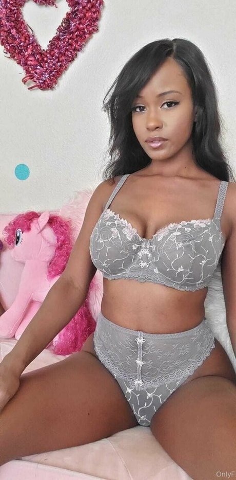 Nacktes geleaktes OnlyFans-Foto von Jezabelvisser