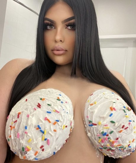 Nacktes geleaktes OnlyFans-Foto von Katestrada