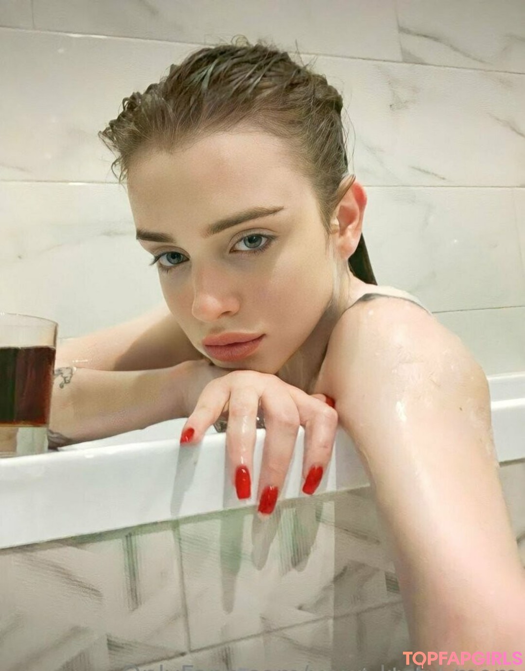 Nacktes geleaktes OnlyFans-Foto von Yourlustymom #1013