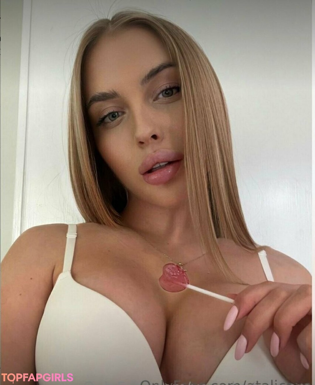 Nacktes geleaktes OnlyFans-Foto von Yourlustymom #1131