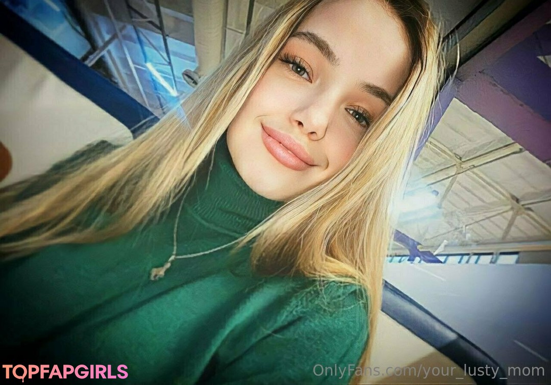 Nacktes geleaktes OnlyFans-Foto von Yourlustymom #1153
